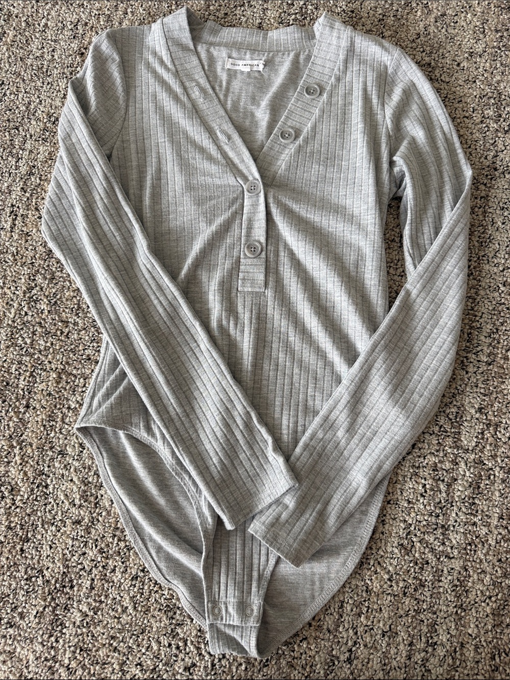 Good American Light Gray Ribbed Long Sleeve Henley Bodysuit